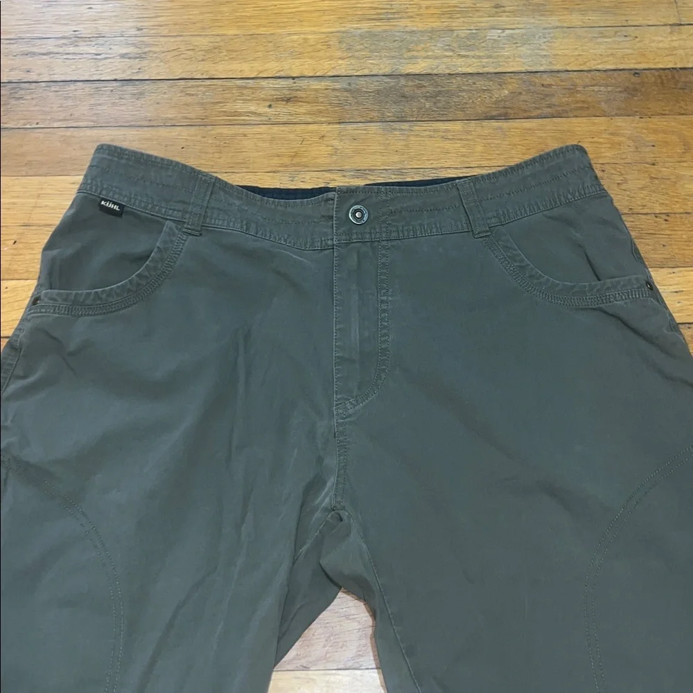 Kuhl Ramblr Vintage Patina Dye Shorts in Olive Drab Brown, Men’s size 38